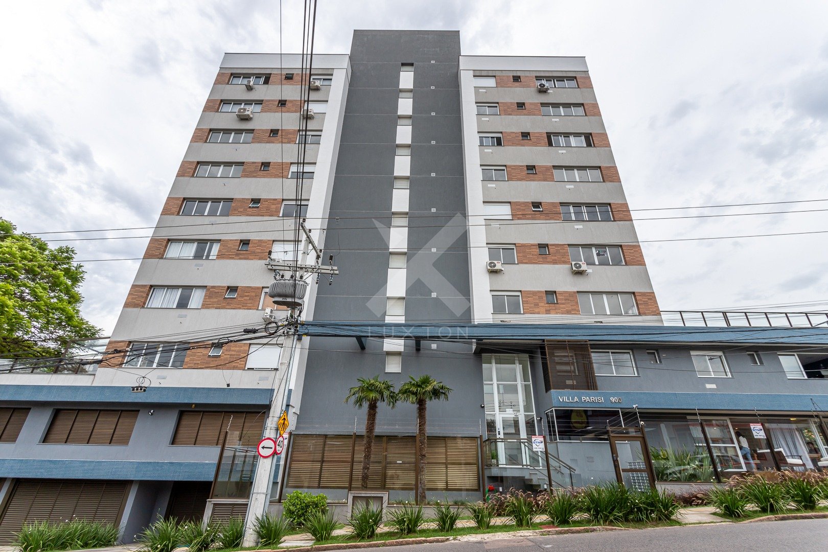Apartamento com 55m², 1 dormitório, 1 vaga, no bairro Passo da Areia em Porto Alegre para Comprar