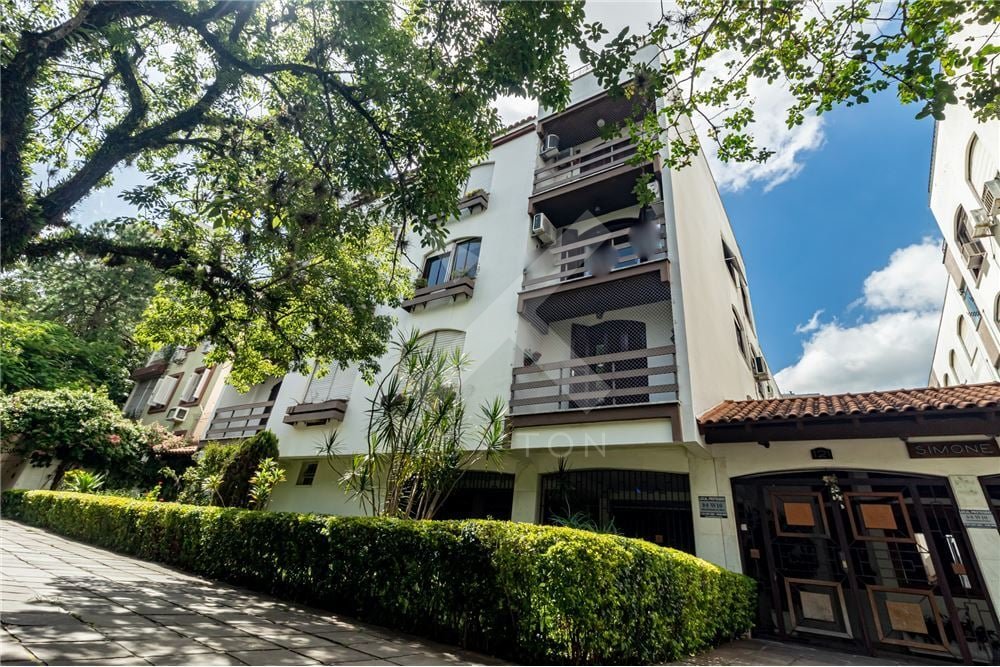 Apartamento com 106m², 3 dormitórios, 1 suíte, 2 vagas, no bairro Auxiliadora em Porto Alegre para Comprar