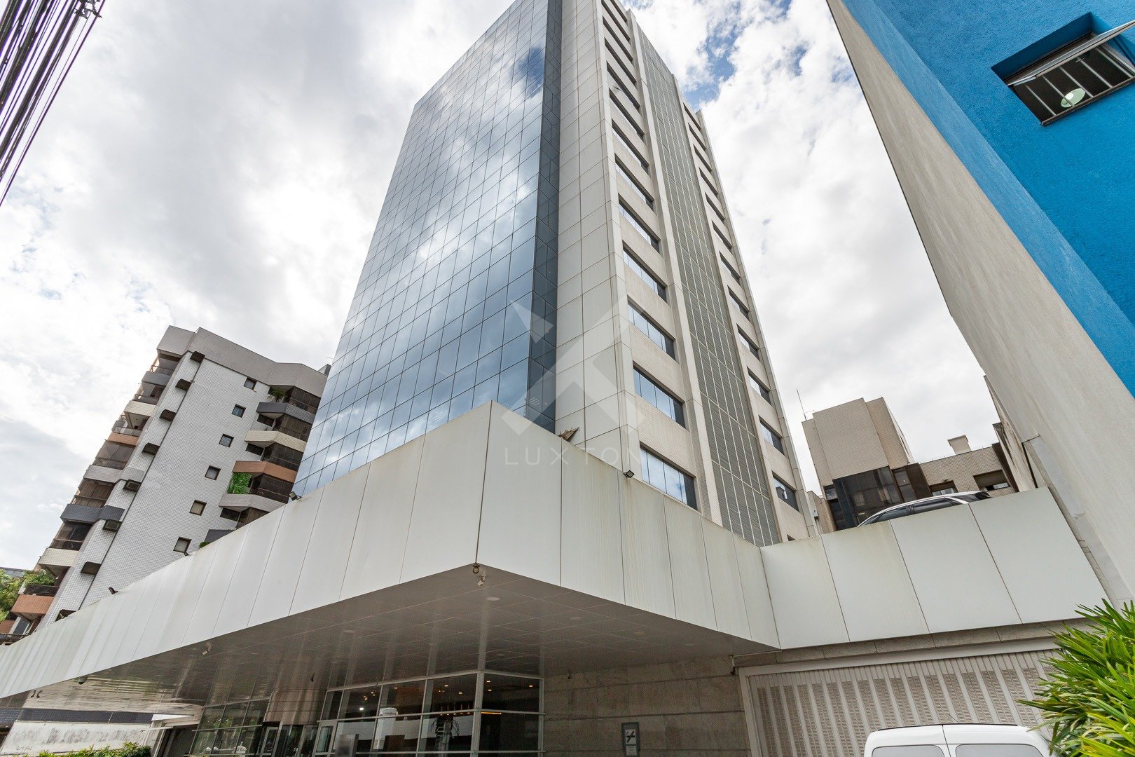 Salas/Conjuntos com 110m², 2 vagas, no bairro Bela Vista em Porto Alegre para Alugar