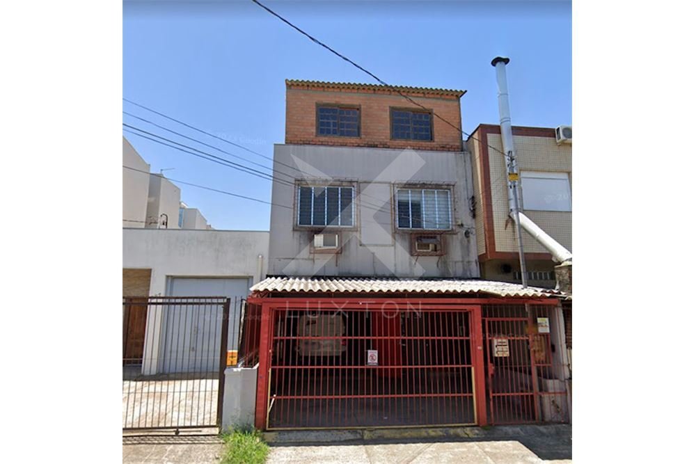 Predio Comercial com 350m², 2 vagas, no bairro Santa Maria Goretti em Porto Alegre para Comprar
