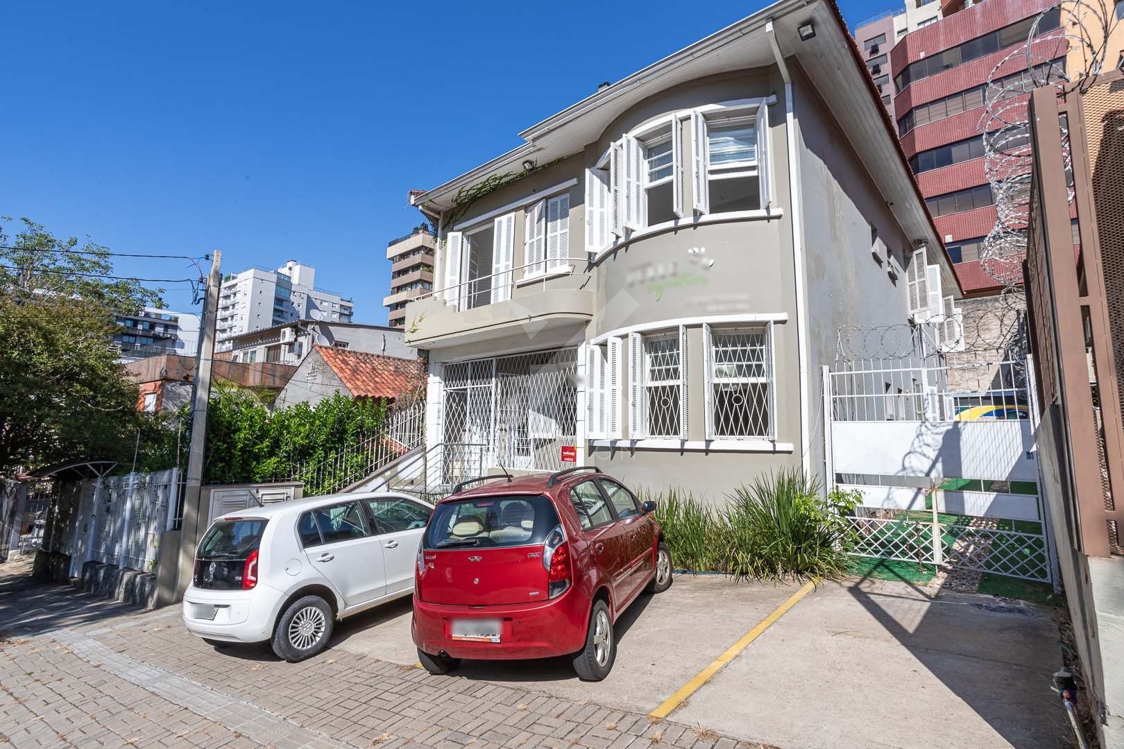 Casa comercial com 310m², 6 vagas, no bairro Auxiliadora em Porto Alegre para Alugar