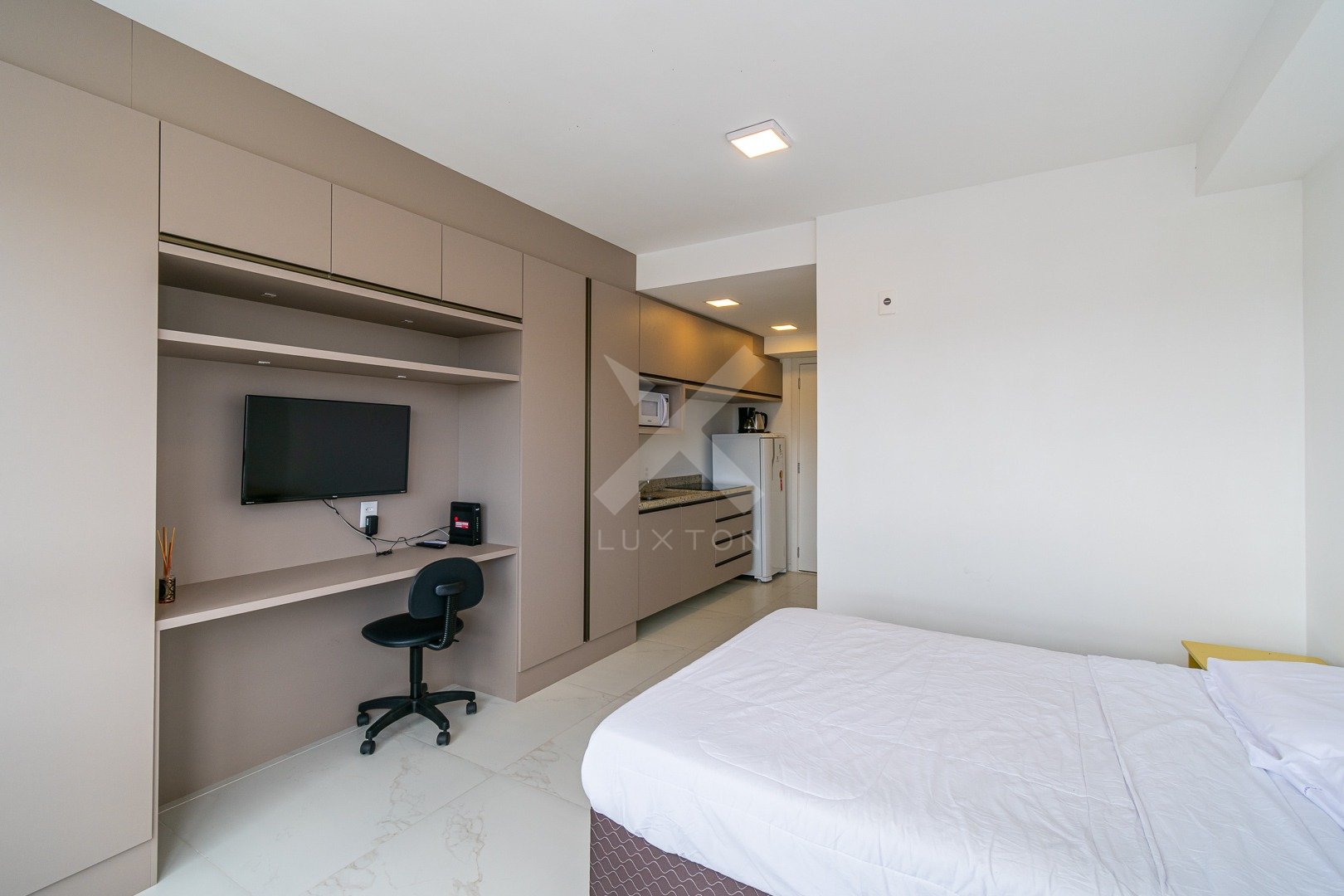 Apartamento com 28m², 1 dormitório, 1 vaga, no bairro Partenon em Porto Alegre para Alugar