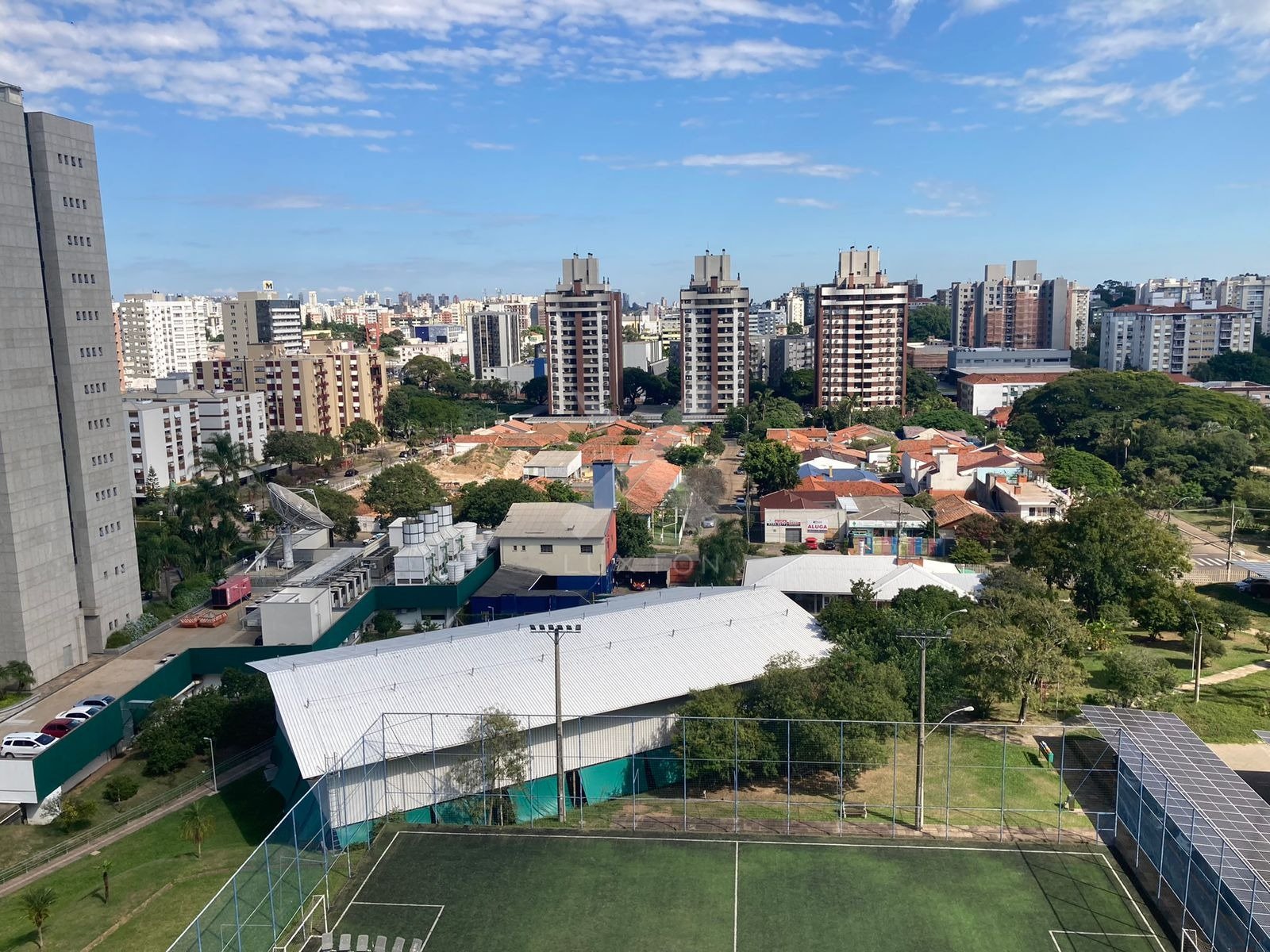 Apartamento com 56m², 2 dormitórios, 1 suíte, 1 vaga, no bairro Jardim Lindóia em Porto Alegre para Comprar