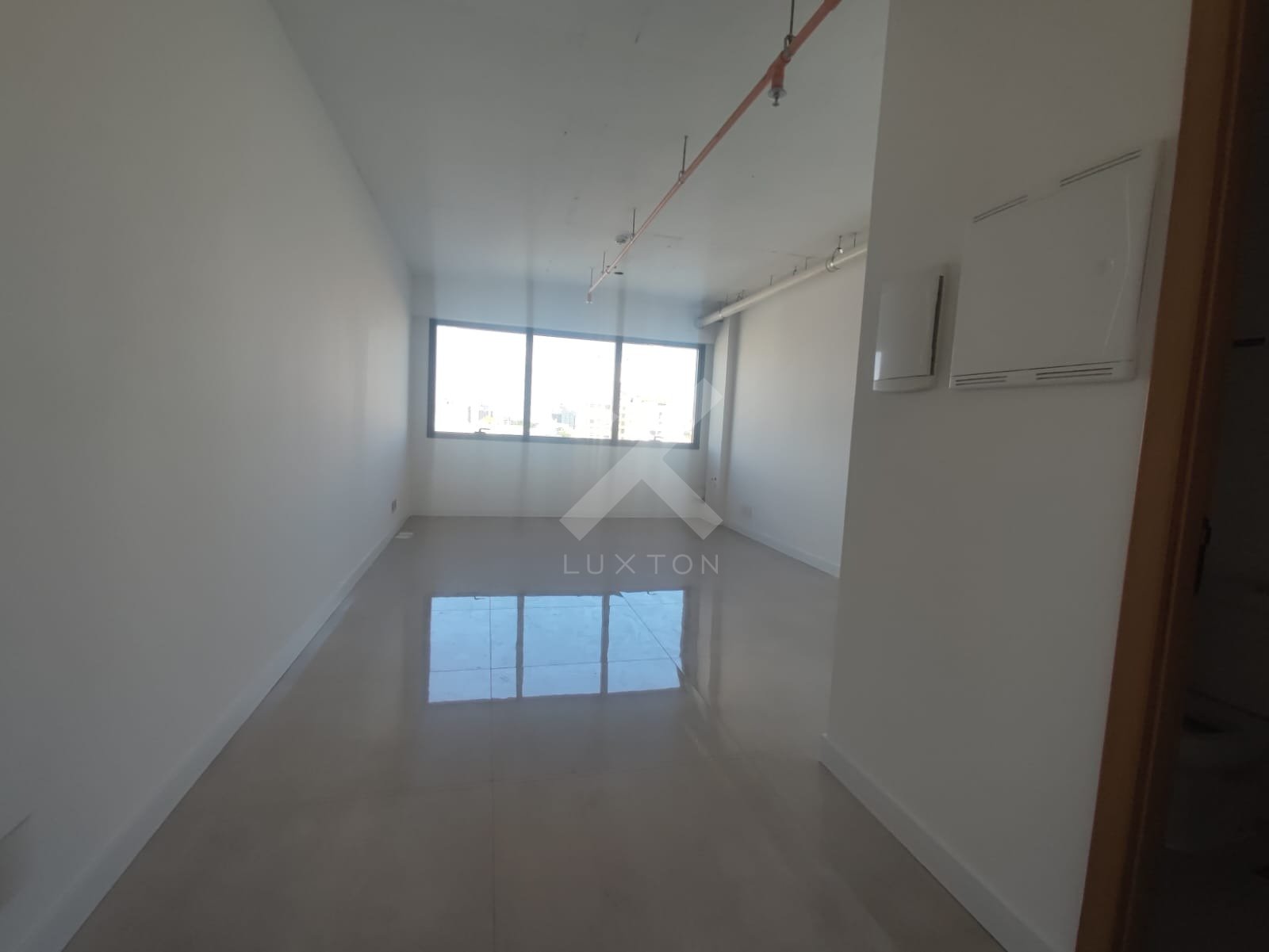 Salas/Conjuntos com 42m², 1 vaga, no bairro Passo Dareia em Porto Alegre para Alugar