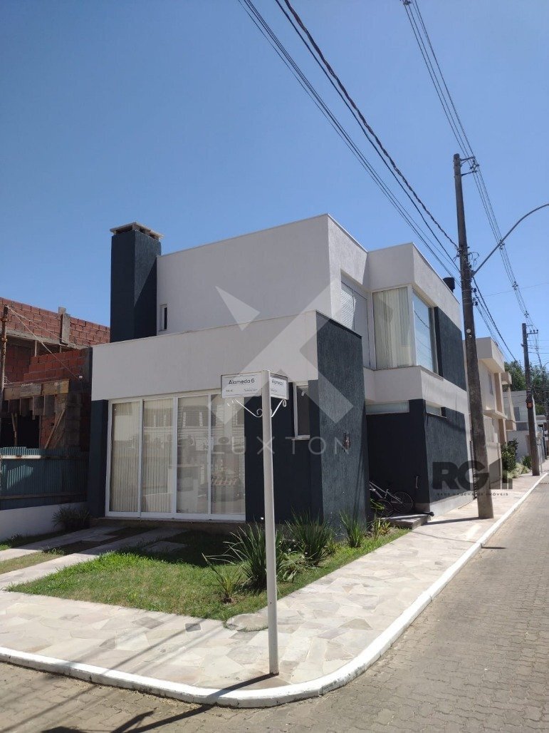 Casa em Condominio com 131m², 3 dormitórios, 1 suíte, 2 vagas, no bairro Hípica em Porto Alegre para Comprar