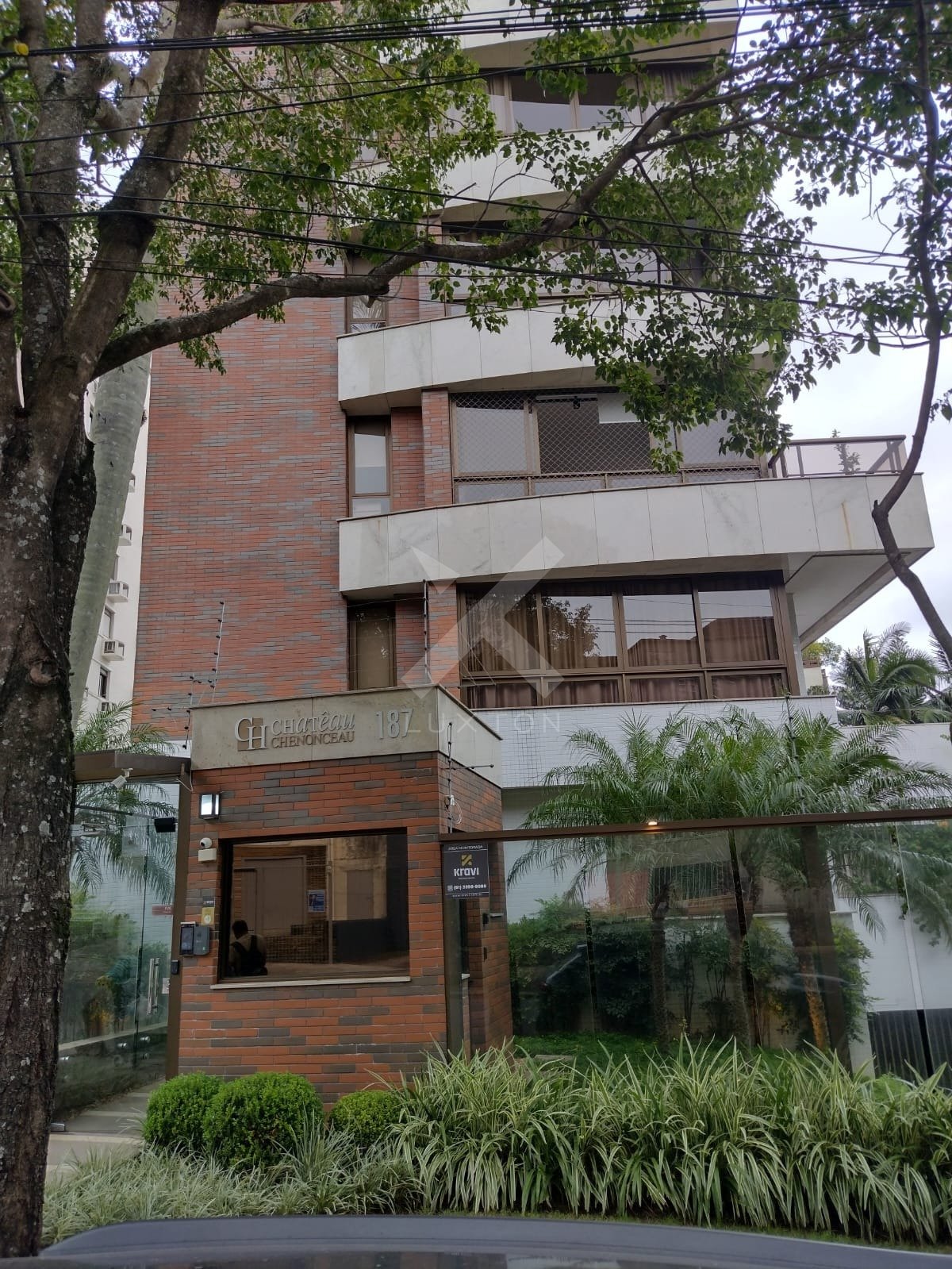 Apartamento com 75m², 2 dormitórios, 1 suíte, 2 vagas, no bairro Petrópolis em Porto Alegre para Comprar