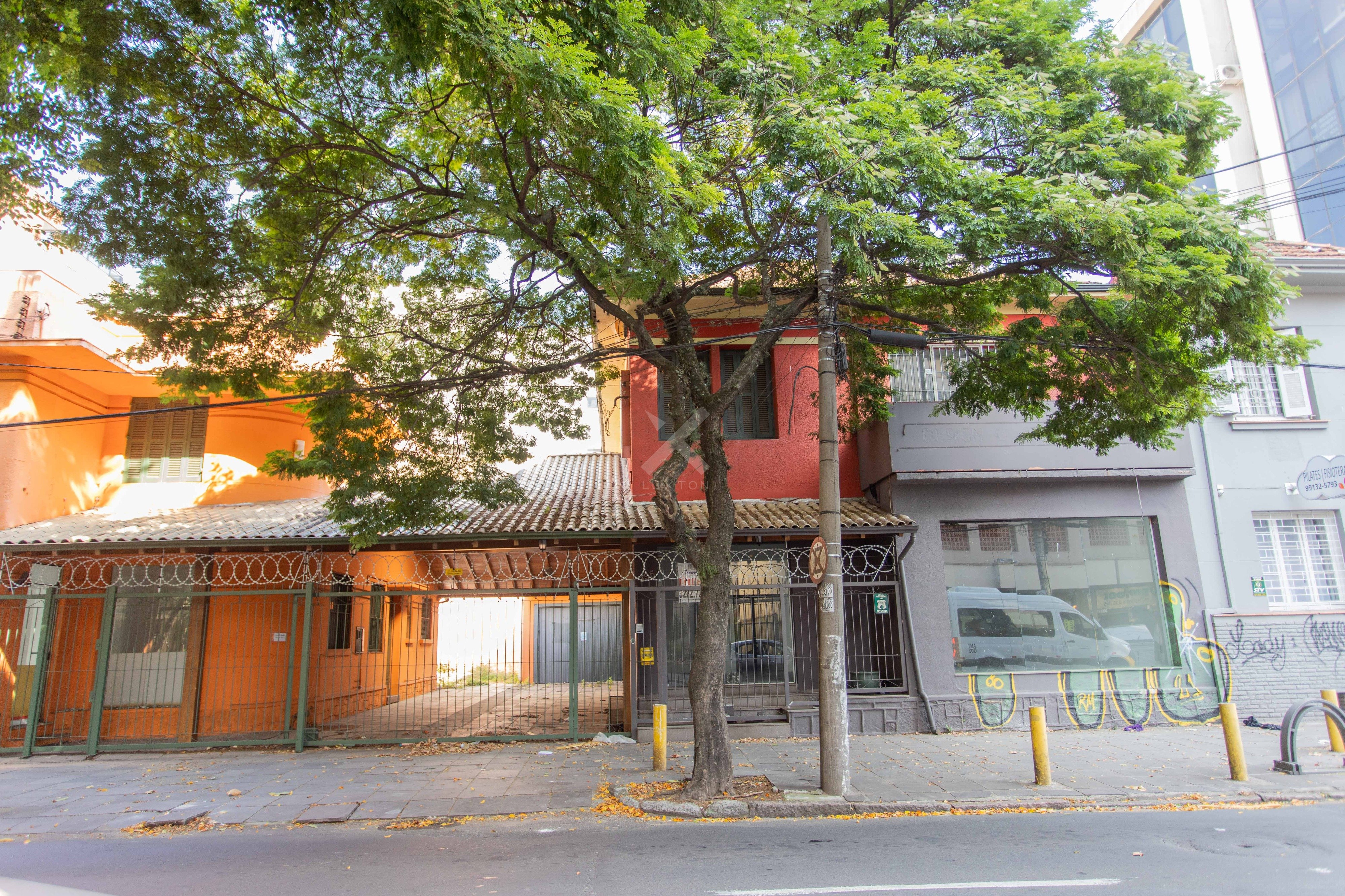 Terreno com 2100m², no bairro Moinhos de Vento em Porto Alegre para Comprar