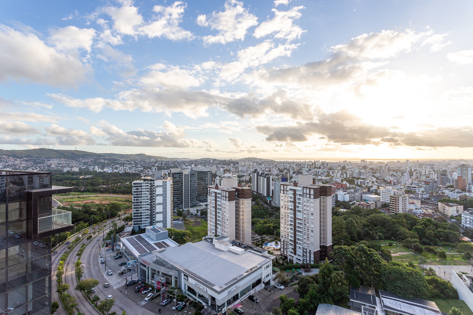 Apartamento com 71m², 2 dormitórios, 1 suíte, 1 vaga, no bairro Petropolis em Porto Alegre para Comprar