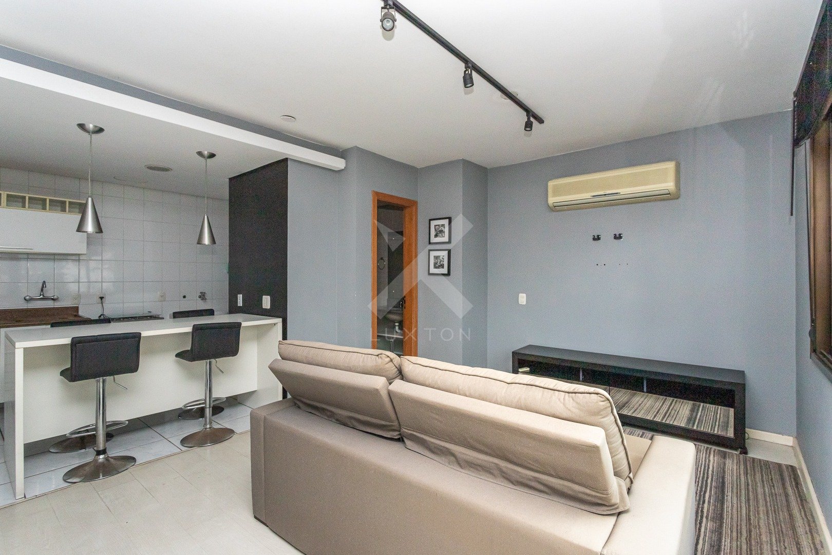 Apartamento com 40m², 1 dormitório, 1 suíte, 1 vaga, no bairro Três Figueiras em Porto Alegre para Alugar