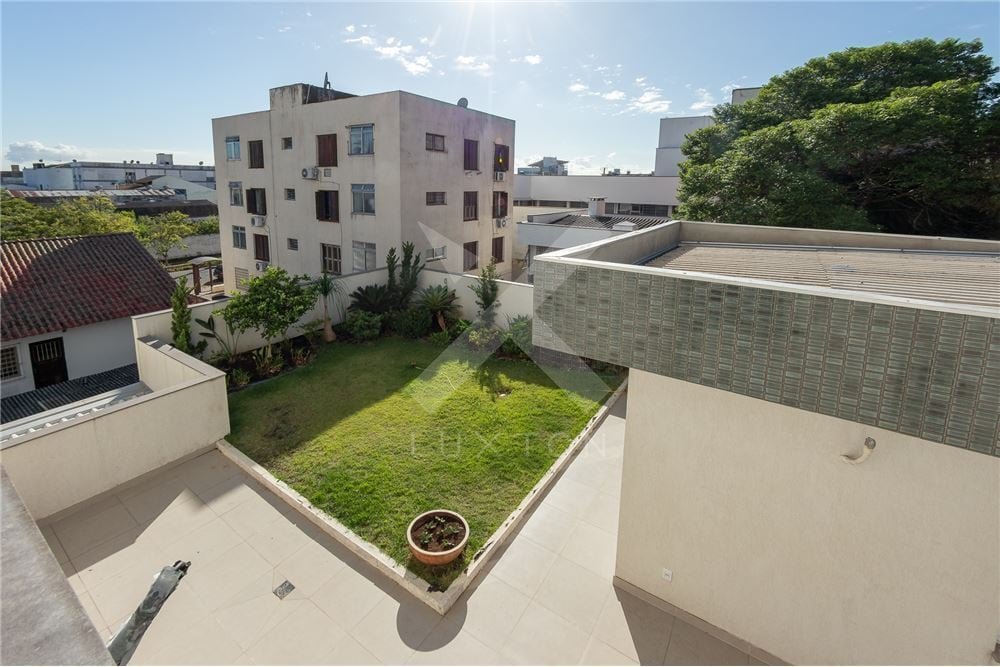 Apartamento com 61m², 2 dormitórios, 1 suíte, 1 vaga, no bairro Santa Maria Goretti em Porto Alegre para Comprar
