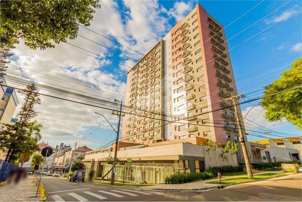 Apartamento com 82m², 3 dormitórios, 1 suíte, 2 vagas, no bairro Passo da Areia em Porto Alegre para Comprar