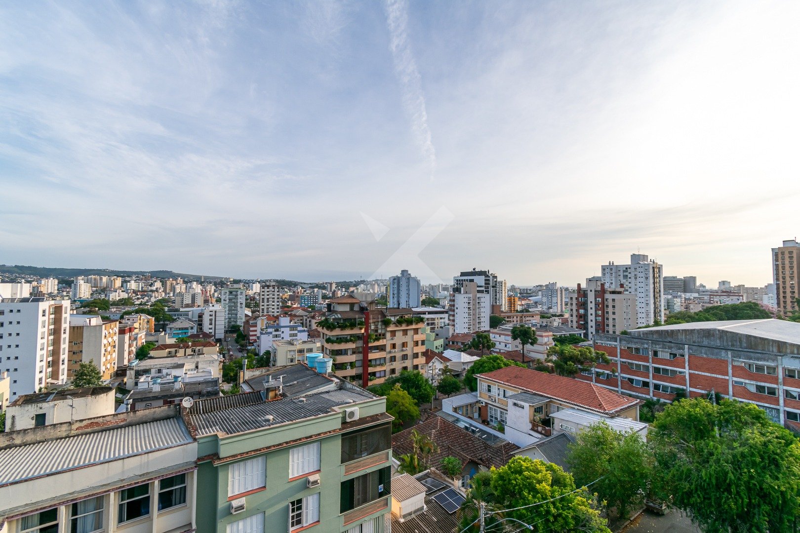 Apartamento com 94m², 3 dormitórios, 1 suíte, 2 vagas, no bairro Rio Branco em Porto Alegre para Alugar