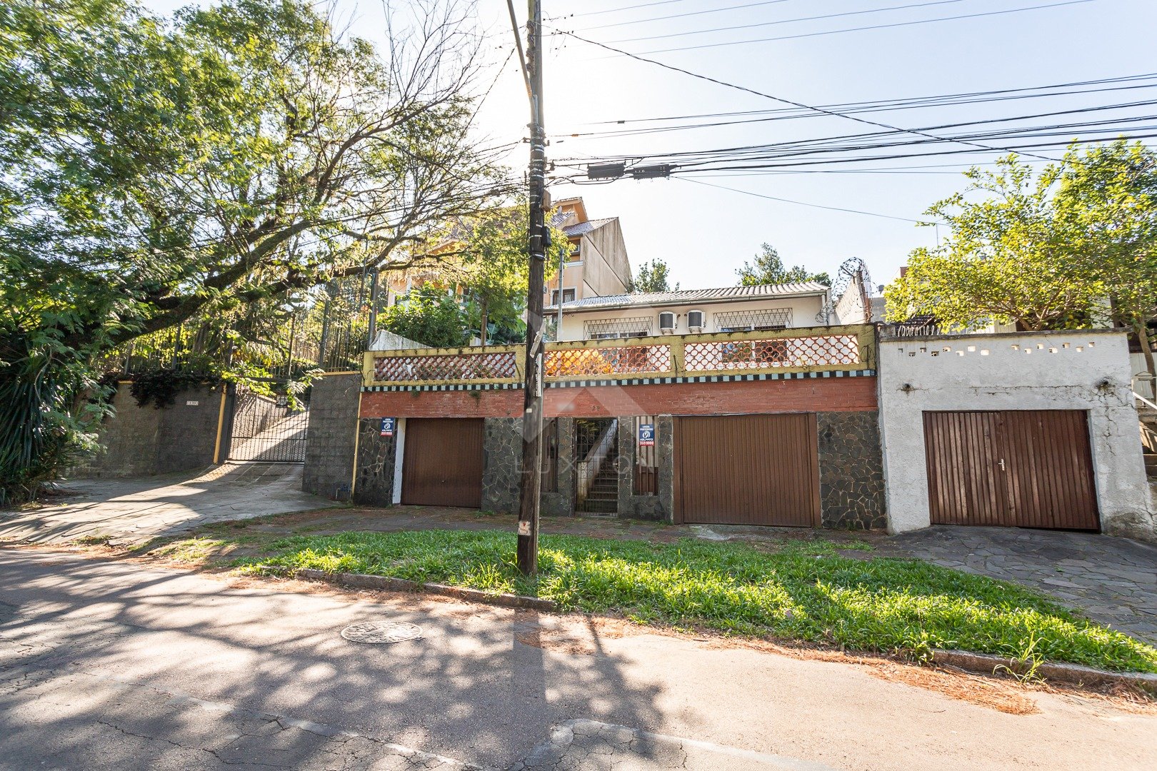 Terreno com 2100m², no bairro Chacara das Pedras em Porto Alegre para Comprar