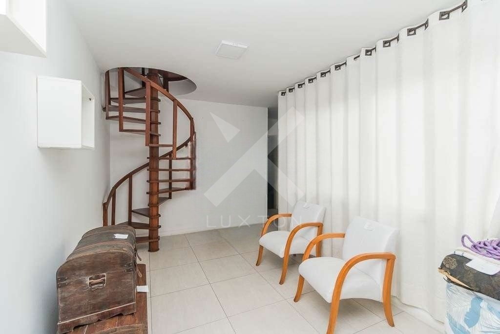 Cobertura com 150m², 2 dormitórios, 1 vaga, no bairro Bela Vista em Porto Alegre para Alugar