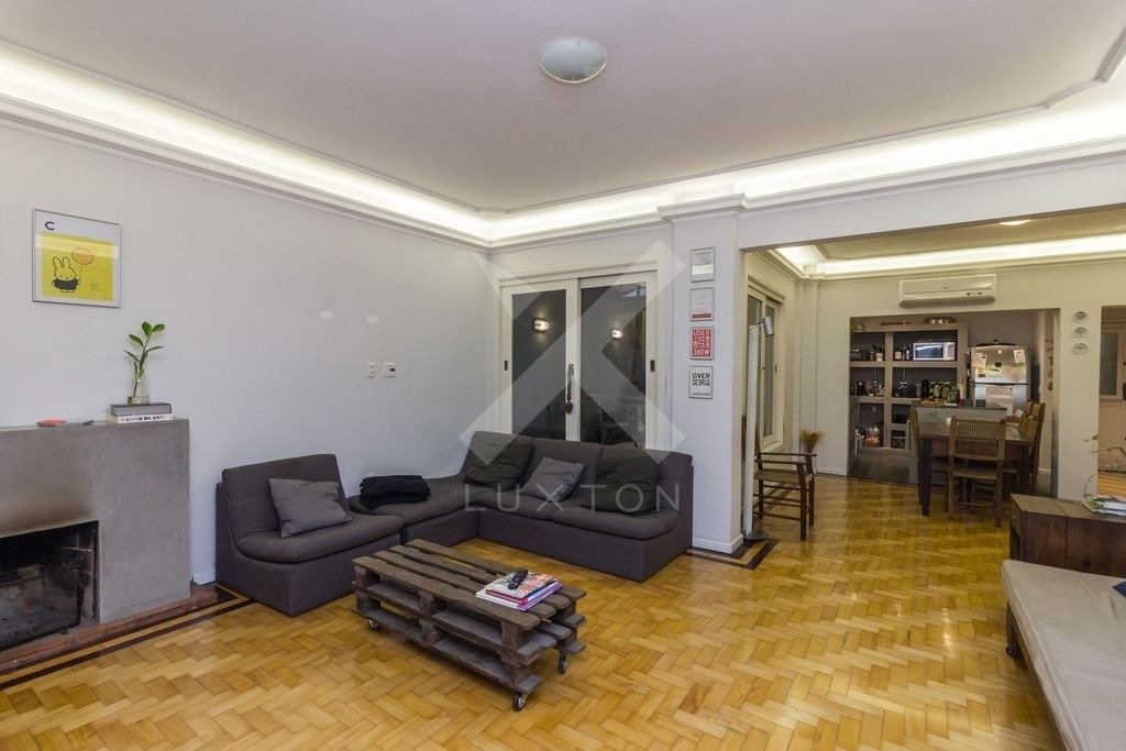 Apartamento Garden com 138m², 3 dormitórios, 1 suíte, 1 vaga, no bairro Moinhos de Vento em Porto Alegre para Comprar