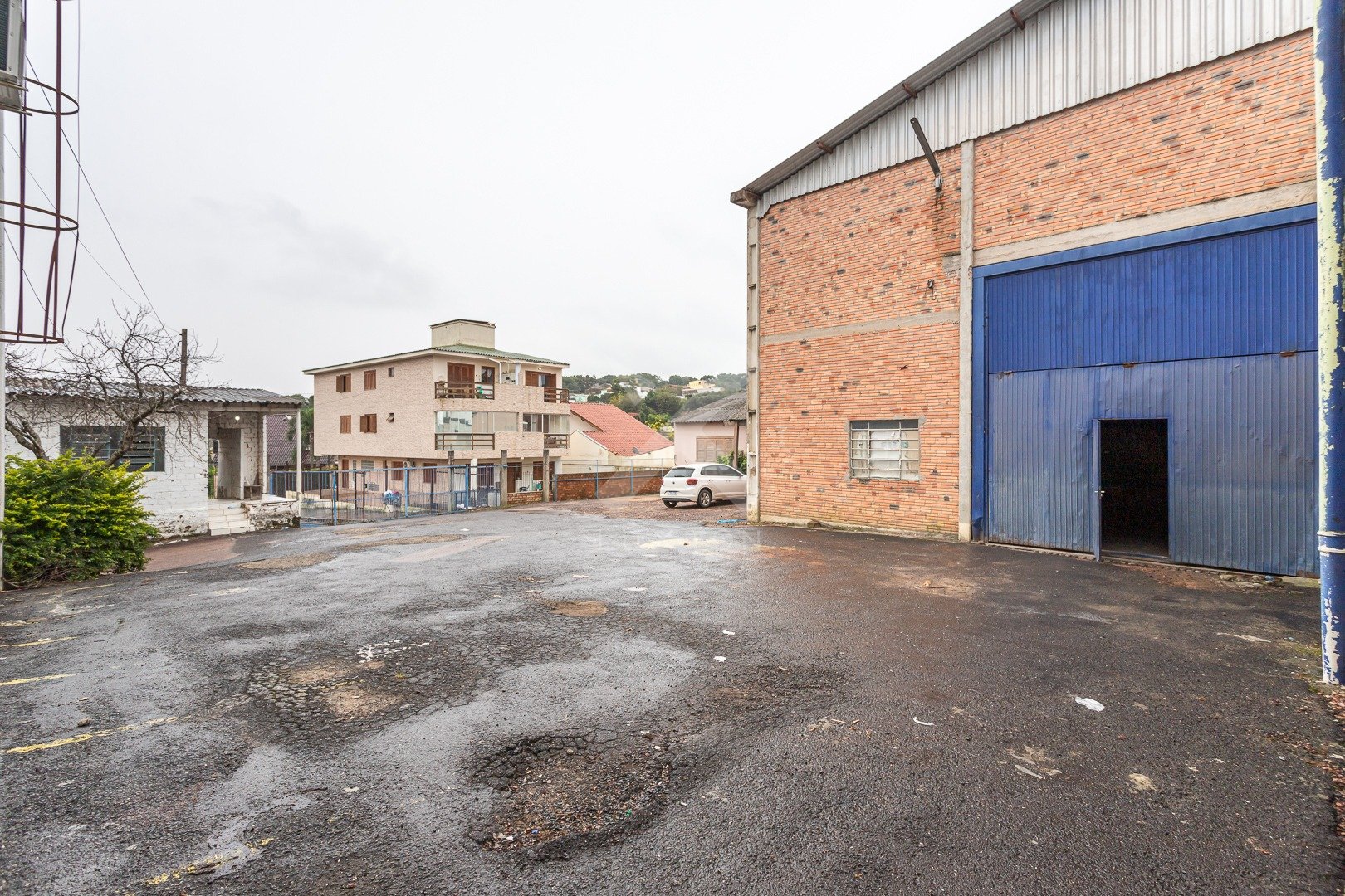 Pavilhão com 1500m², 50 vagas, no bairro Aberta dos Morros em Porto Alegre para Alugar