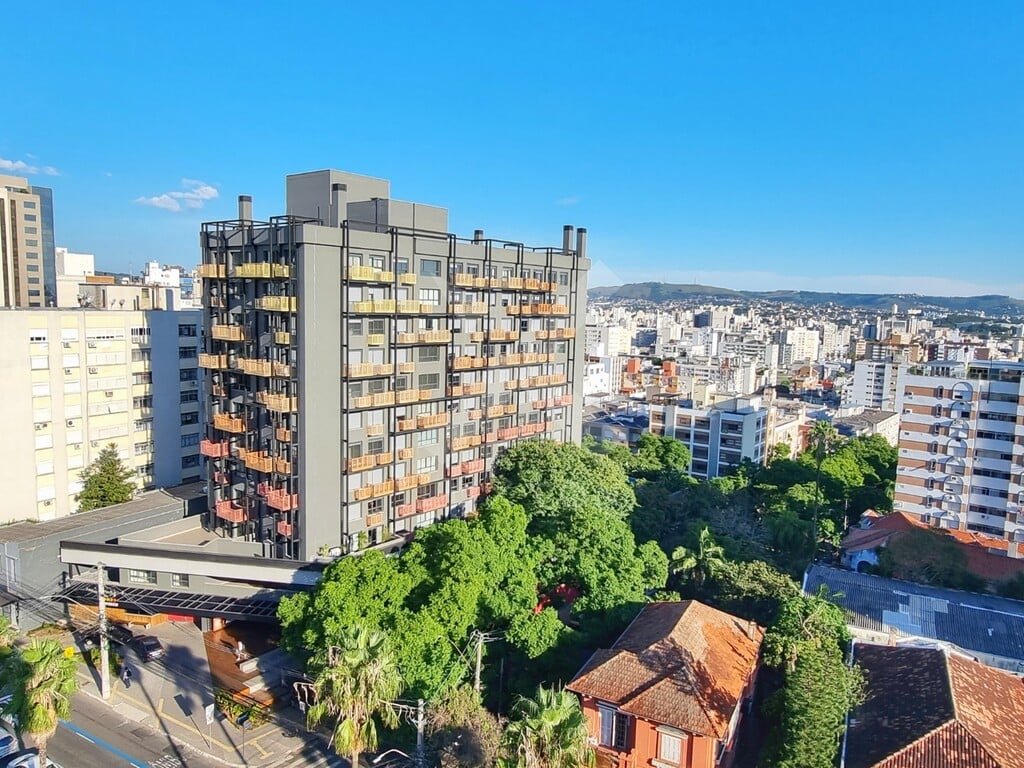 Apartamento com 77m², 2 dormitórios, 1 suíte, 2 vagas, no bairro Independência em Porto Alegre para Comprar