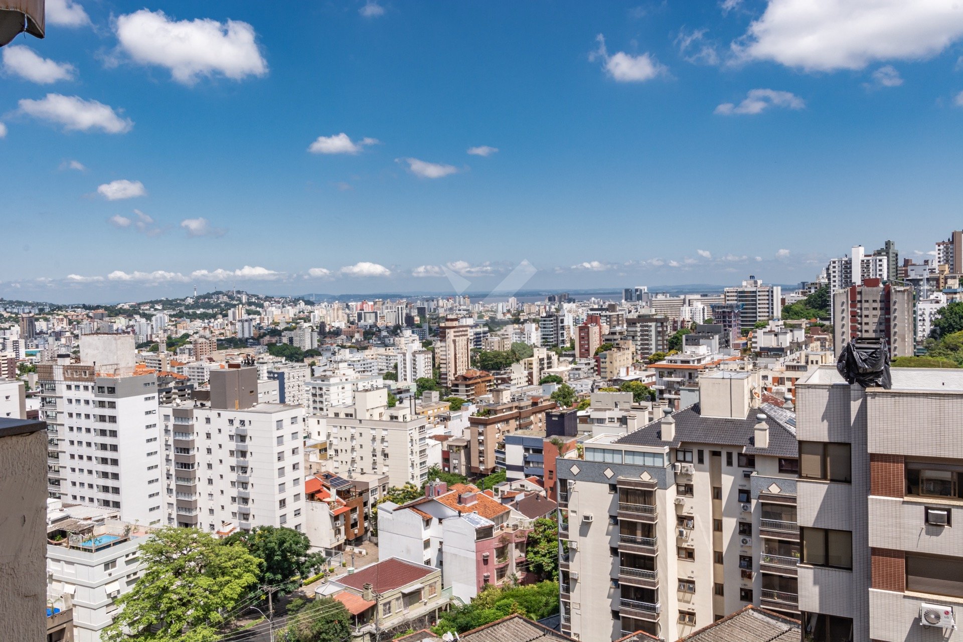 Apartamento com 154m², 3 dormitórios, 1 suíte, 2 vagas, no bairro Bela Vista em Porto Alegre para Comprar