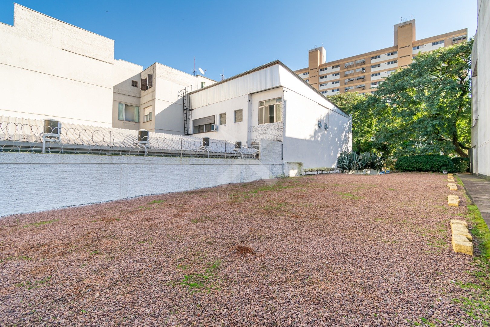 Terreno Comercial com 300m², no bairro Petropolis em Porto Alegre para Alugar