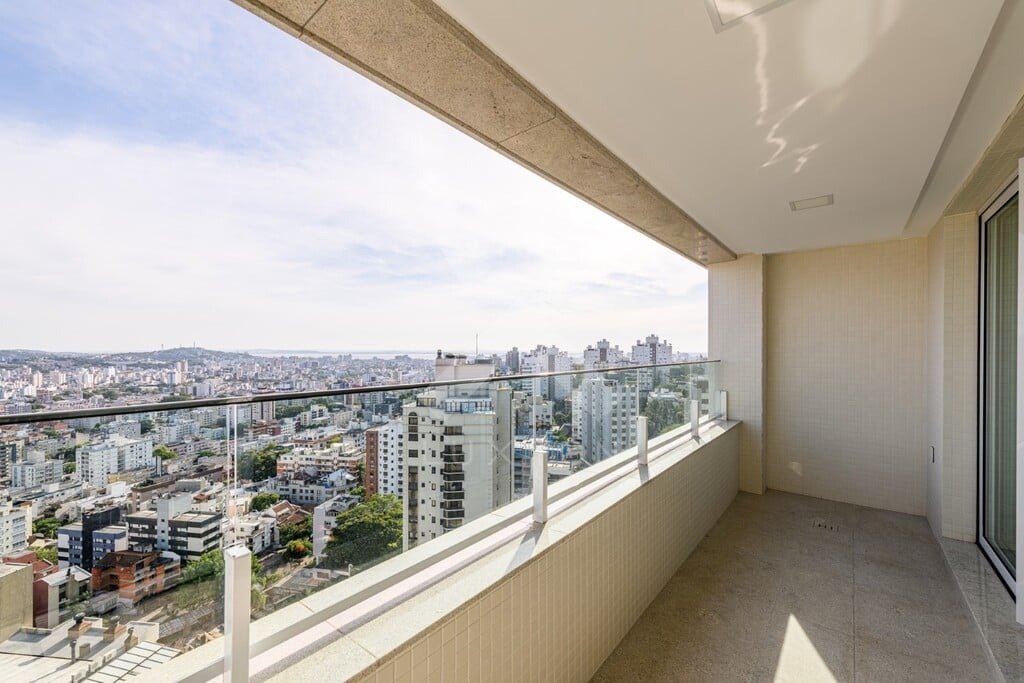 Apartamento com 257m², 4 dormitórios, 4 suítes, 4 vagas, no bairro Rio Branco em Porto Alegre para Comprar