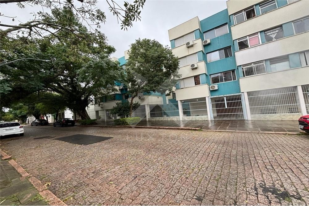 Apartamento com 47m², 1 dormitório, no bairro Azenha em Porto Alegre para Comprar