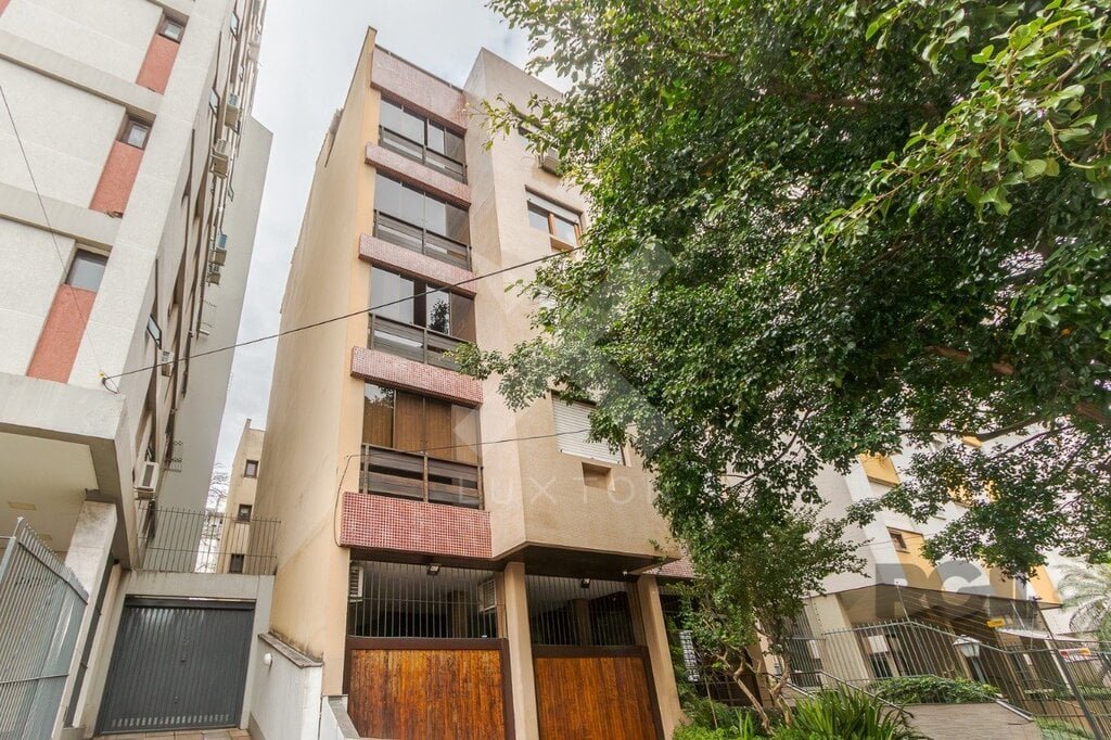 Cobertura com 275m², 3 dormitórios, 1 suíte, 2 vagas, no bairro Rio Branco em Porto Alegre para Comprar