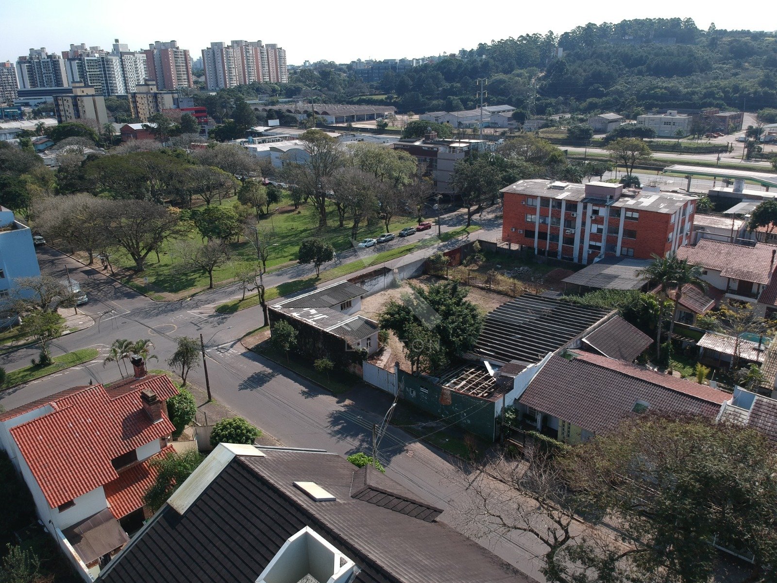 Terreno Comercial com 1000m², no bairro Partenon em Porto Alegre para Alugar