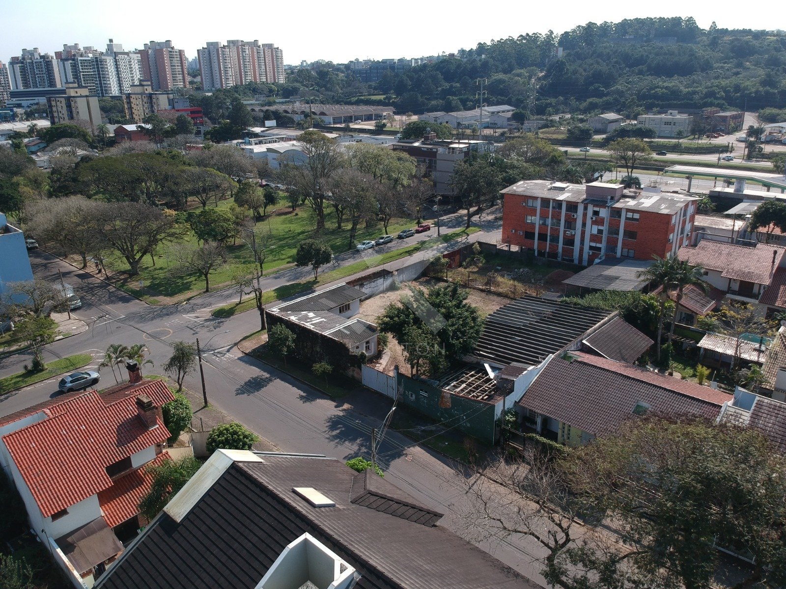 Terreno Comercial com 1000m², no bairro Partenon em Porto Alegre para Alugar