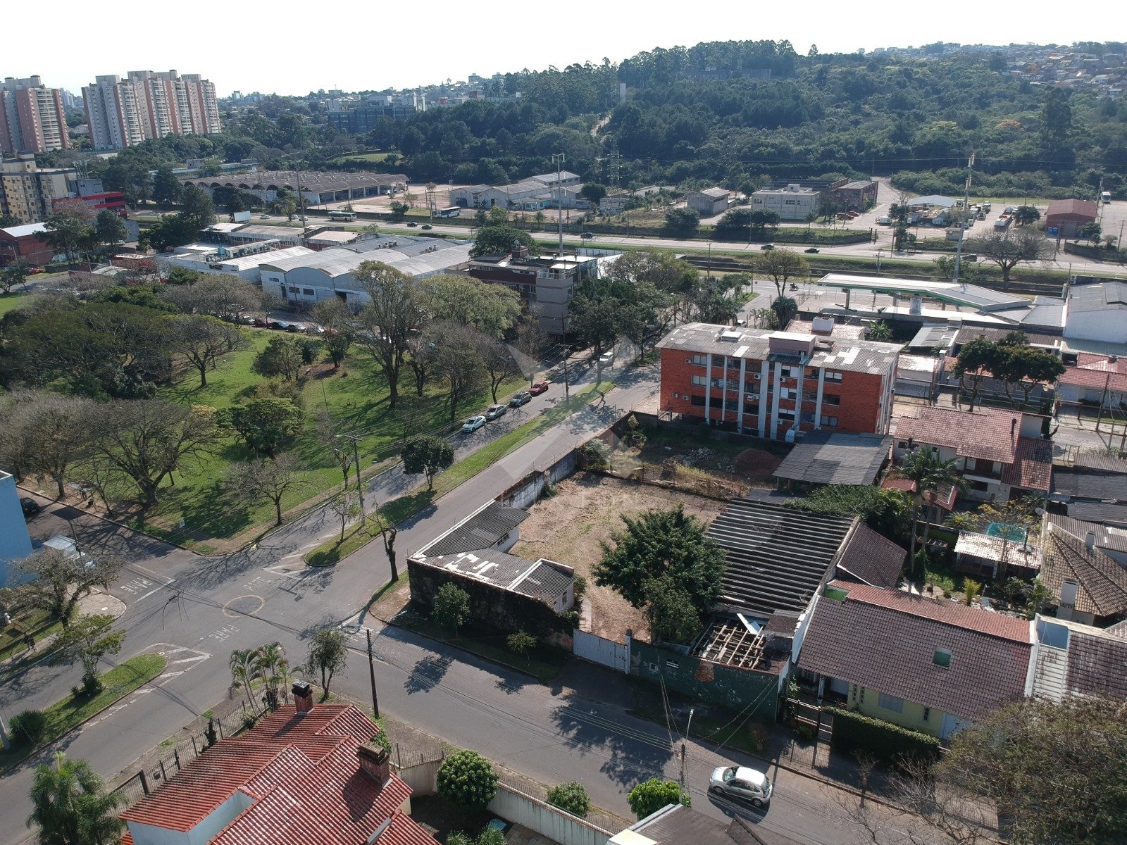 Terreno Comercial com 1000m², no bairro Partenon em Porto Alegre para Alugar