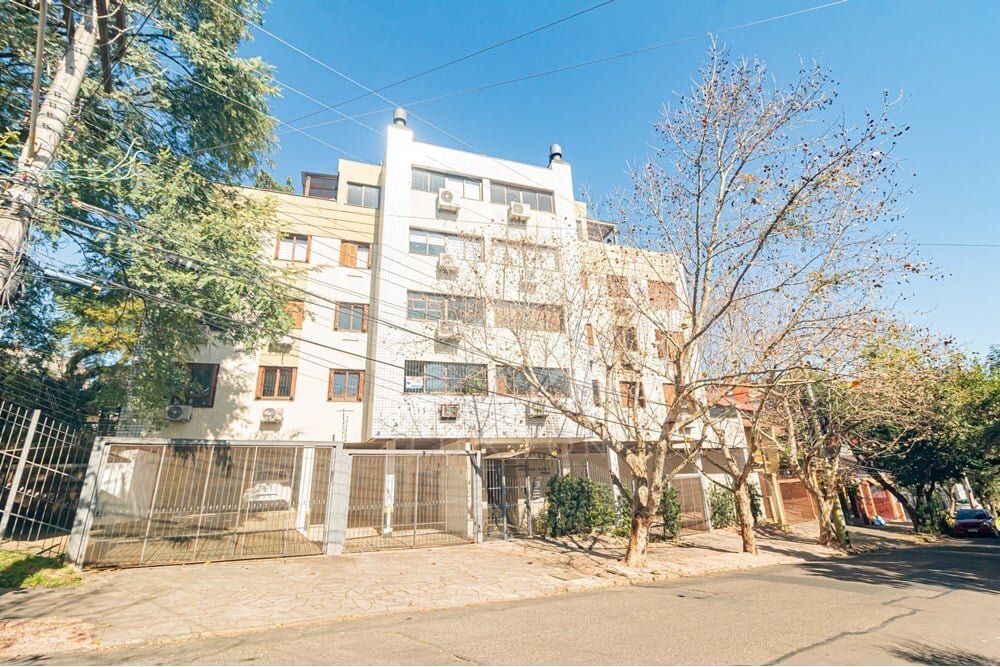 Apartamento com 128m², 3 dormitórios, 1 suíte, 2 vagas, no bairro Chácara das Pedras em Porto Alegre para Comprar