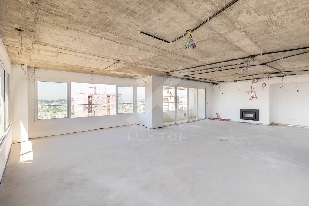 Apartamento com 257m², 3 dormitórios, 3 suítes, 4 vagas, no bairro Bela Vista em Porto Alegre para Comprar