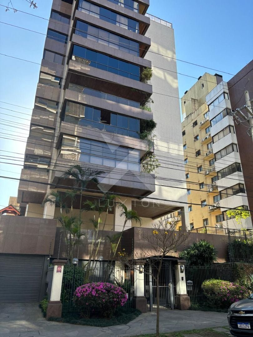 Apartamento com 164m², 4 dormitórios, 1 suíte, 2 vagas, no bairro Petrópolis em Porto Alegre para Comprar