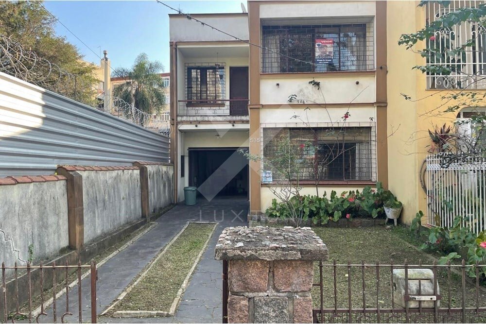 Casa com 200m², 4 dormitórios, 4 vagas, no bairro Higienópolis em Porto Alegre para Comprar