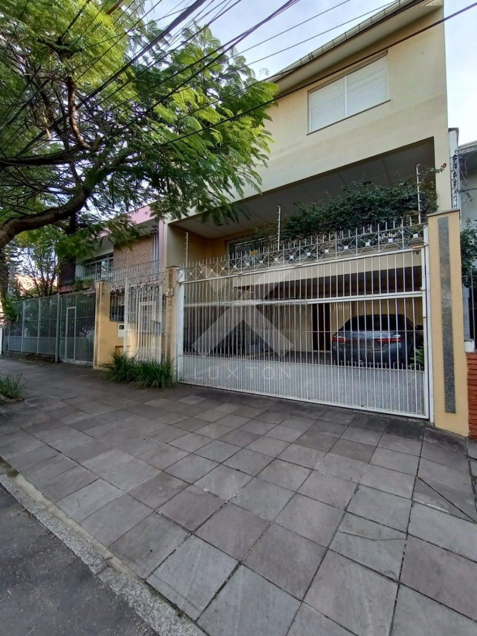 Casa comercial com 459m², 8 vagas, no bairro São João em Porto Alegre para Alugar