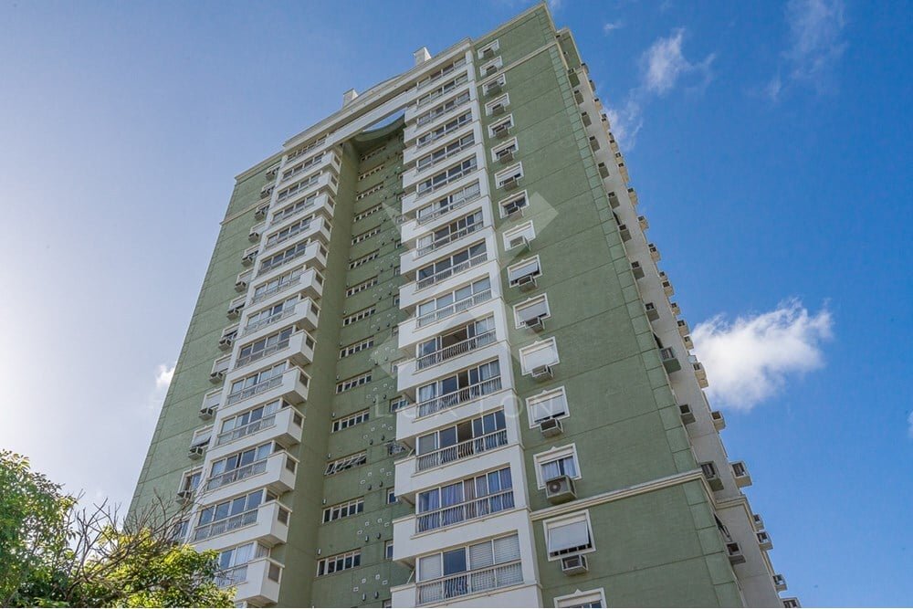 Apartamento com 110m², 3 dormitórios, 2 vagas, no bairro Petrópolis em Porto Alegre para Comprar