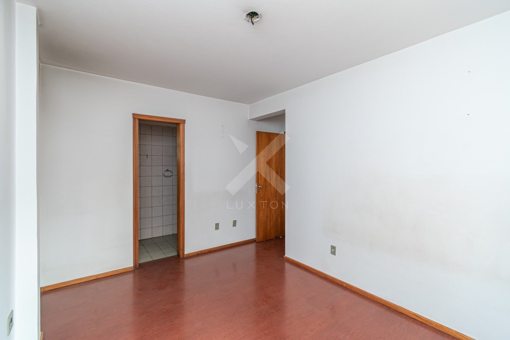 Apartamento com 93m², 2 dormitórios, 1 suíte, 2 vagas, no bairro Mont'serrat em Porto Alegre para Comprar