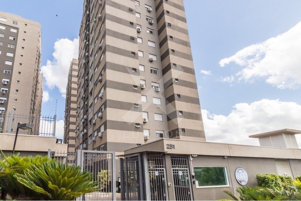 Apartamento com 75m², 3 dormitórios, 1 suíte, 1 vaga, no bairro Jardim Carvalho em Porto Alegre para Comprar