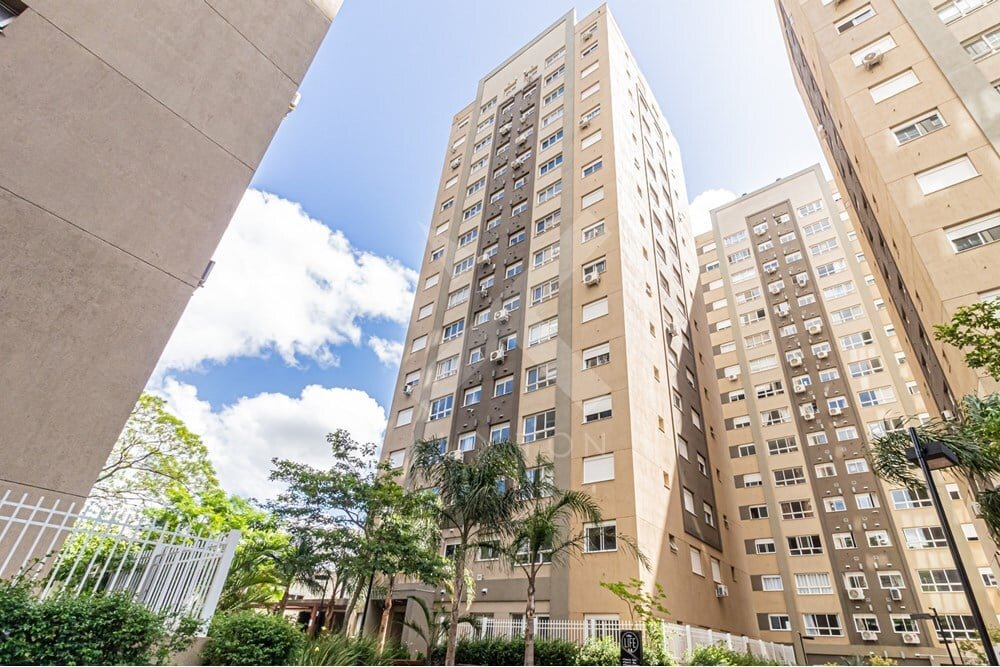 Apartamento com 75m², 3 dormitórios, 1 suíte, 1 vaga, no bairro Jardim Carvalho em Porto Alegre para Comprar