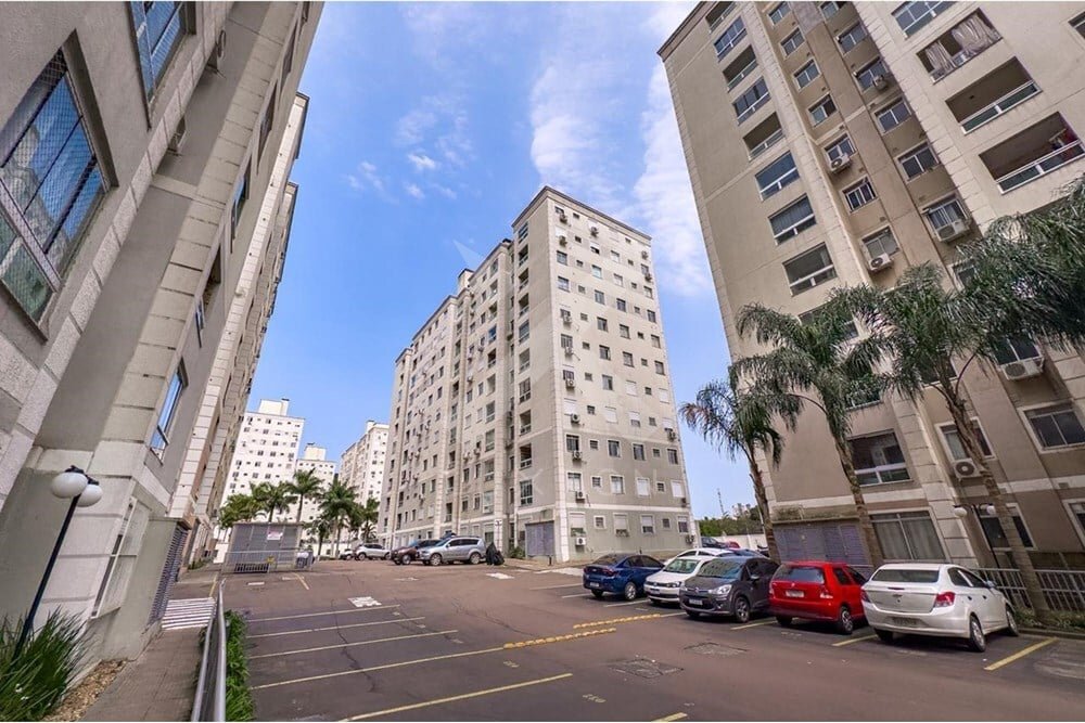 Apartamento com 55m², 2 dormitórios, 1 suíte, 1 vaga, no bairro Morro Santana em Porto Alegre para Comprar