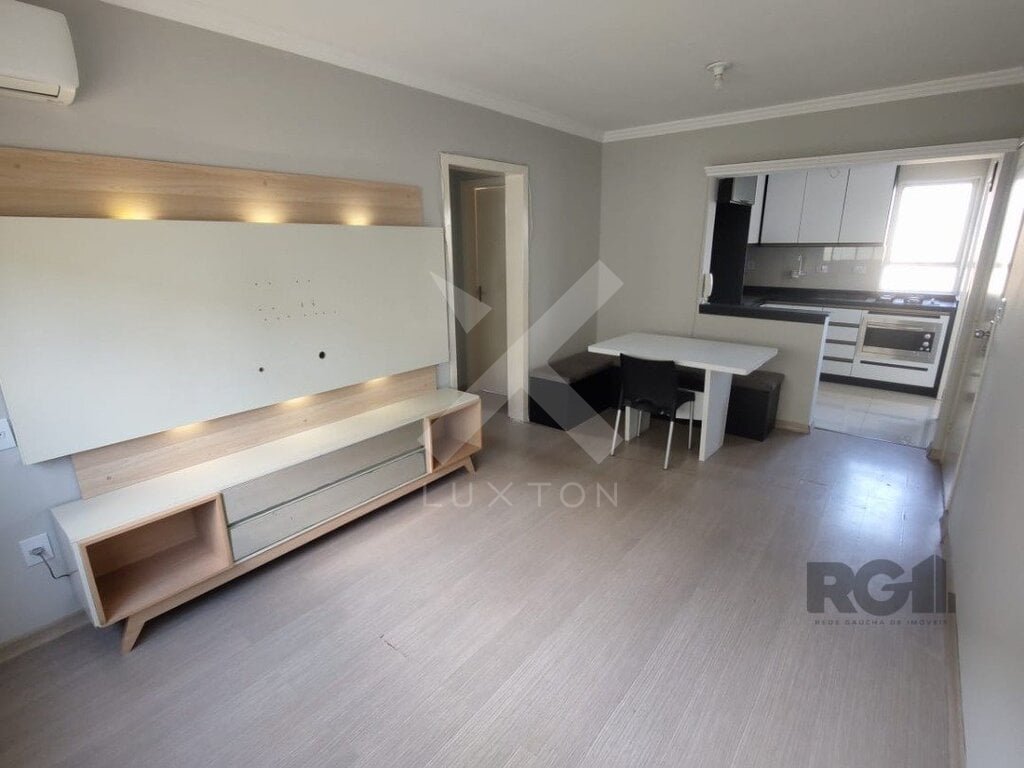 Apartamento com 56m², 2 dormitórios, 1 vaga, no bairro Camaquã em Porto Alegre para Comprar