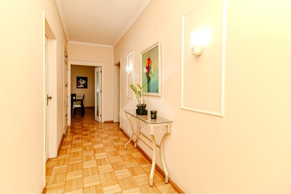 Apartamento com 124m², 3 dormitórios, 1 suíte, no bairro Rio Branco em Porto Alegre para Comprar