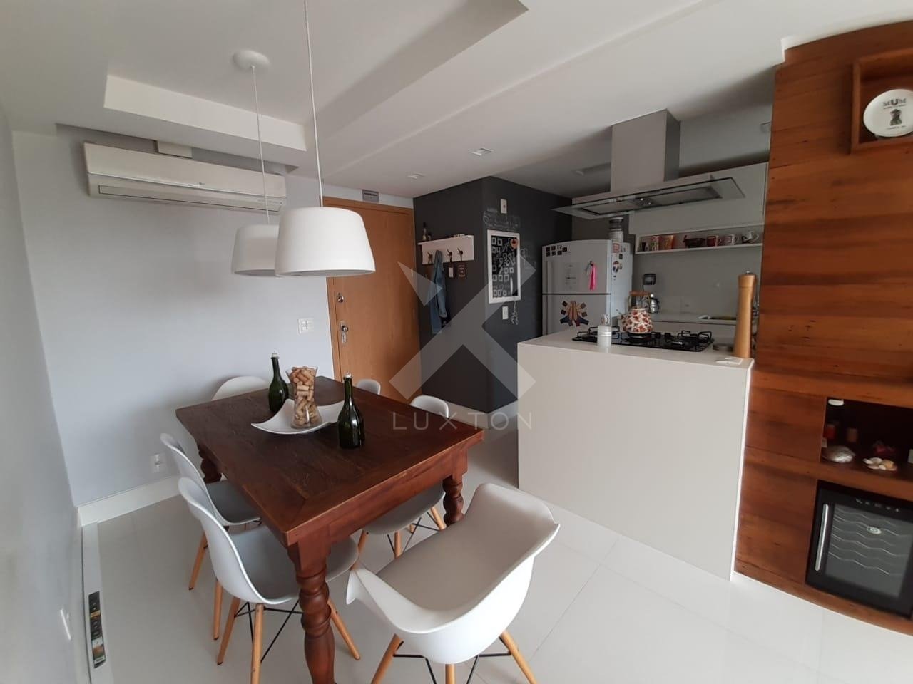 Apartamento com 62m², 2 dormitórios, 1 suíte, 1 vaga, no bairro Passo da Areia em Porto Alegre para Comprar