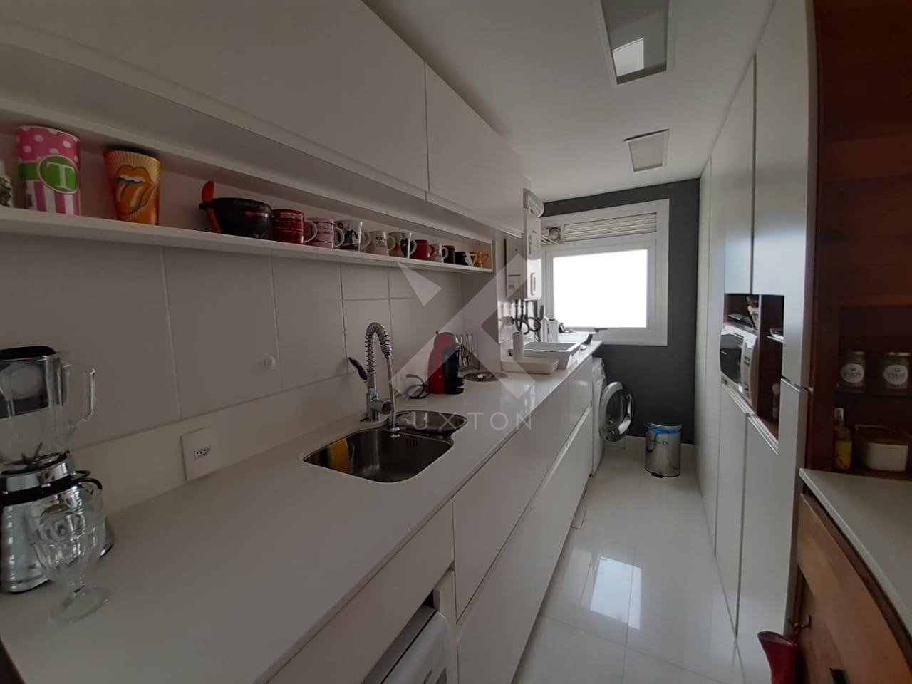 Apartamento com 62m², 2 dormitórios, 1 suíte, 1 vaga, no bairro Passo da Areia em Porto Alegre para Comprar