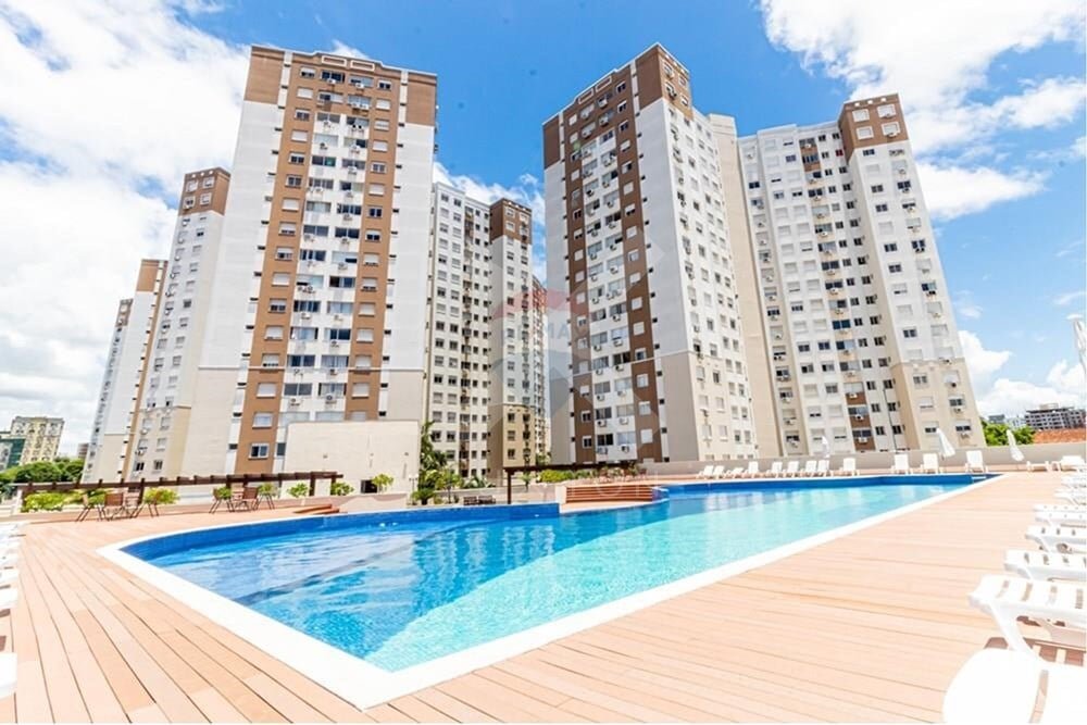 Apartamento com 67m², 2 dormitórios, 1 suíte, 1 vaga, no bairro Vila Ipiranga em Porto Alegre para Comprar