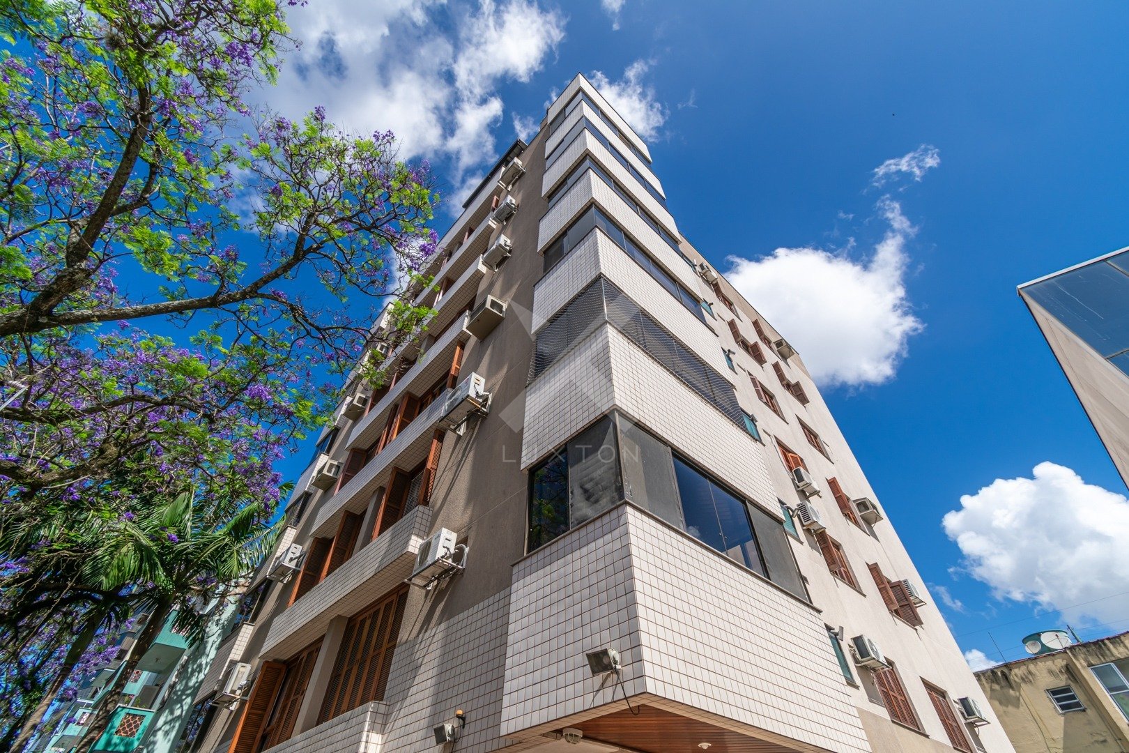 Apartamento com 96m², 3 dormitórios, 1 suíte, 1 vaga, no bairro Menino Deus em Porto Alegre para Comprar