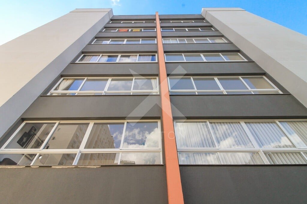 Apartamento com 74m², 2 dormitórios, 1 suíte, 2 vagas, no bairro Passo da Areia em Porto Alegre para Comprar