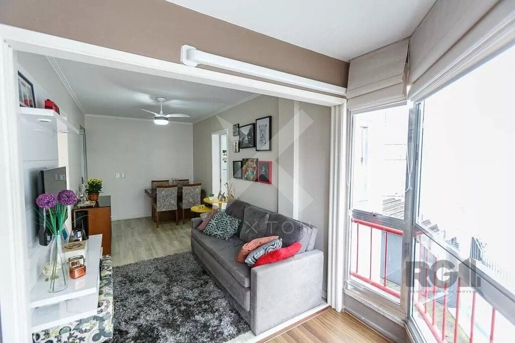 Apartamento com 50m², 1 dormitório, 1 vaga, no bairro Azenha em Porto Alegre para Comprar